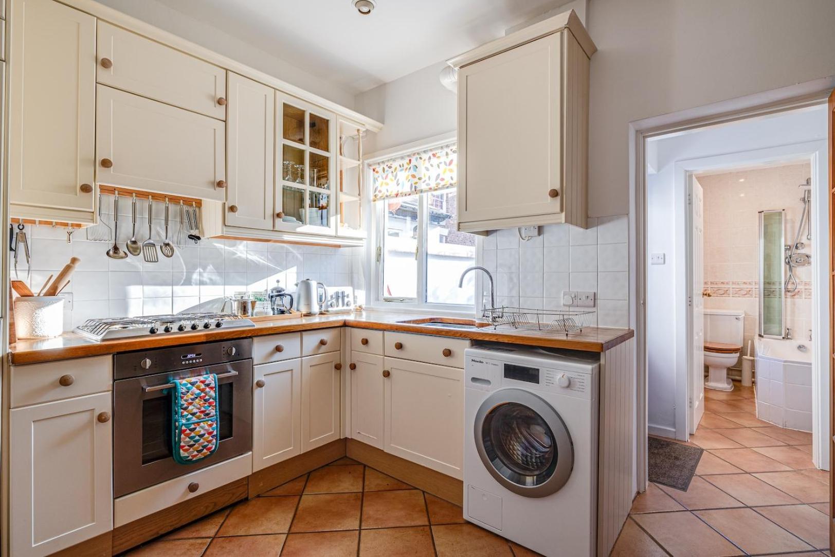 Gamul Place - Quiet Centre Holiday home *