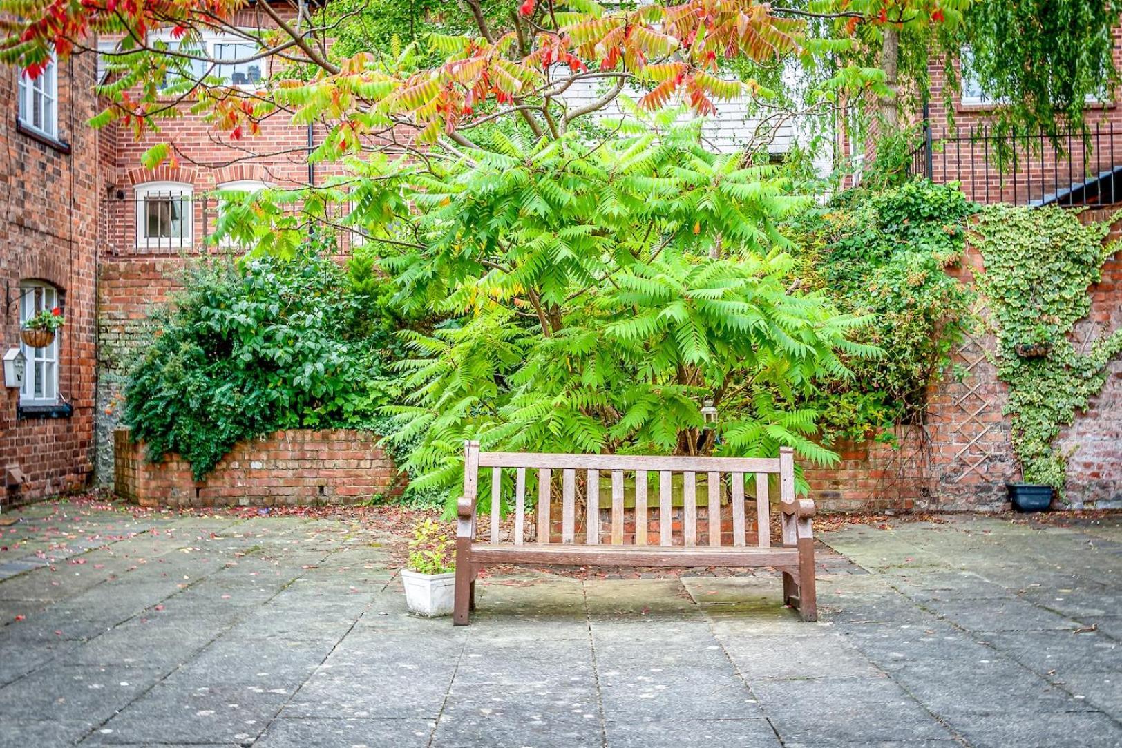 Gamul Place - Quiet Centre Holiday home